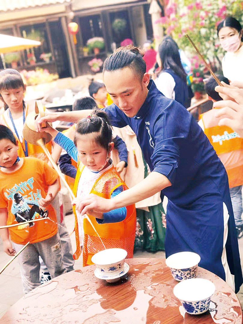 2022年4月-青羊展開體驗天府茶館文化活動.png
