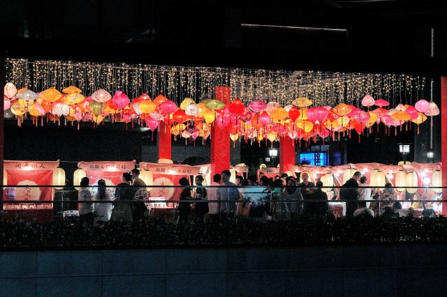 寬窄巷子“十二月市”主題街區(qū)1.jpg